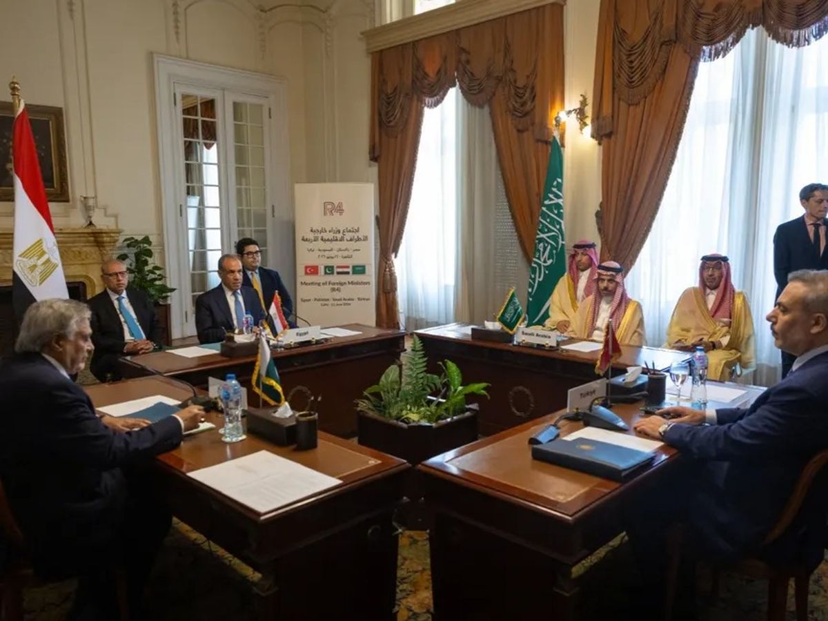 الرباعية تدين هجمات الحوثيين على مطار الرياض وتؤكد دعمها للسعودية