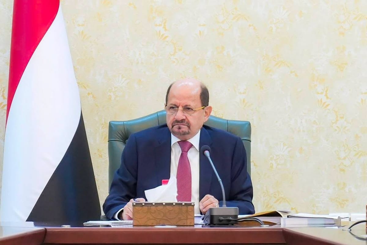 الزنداني يوجّه برفع جاهزية مؤسسات الدولة مع انطلاق عملية "فجر اليمن" العسكرية