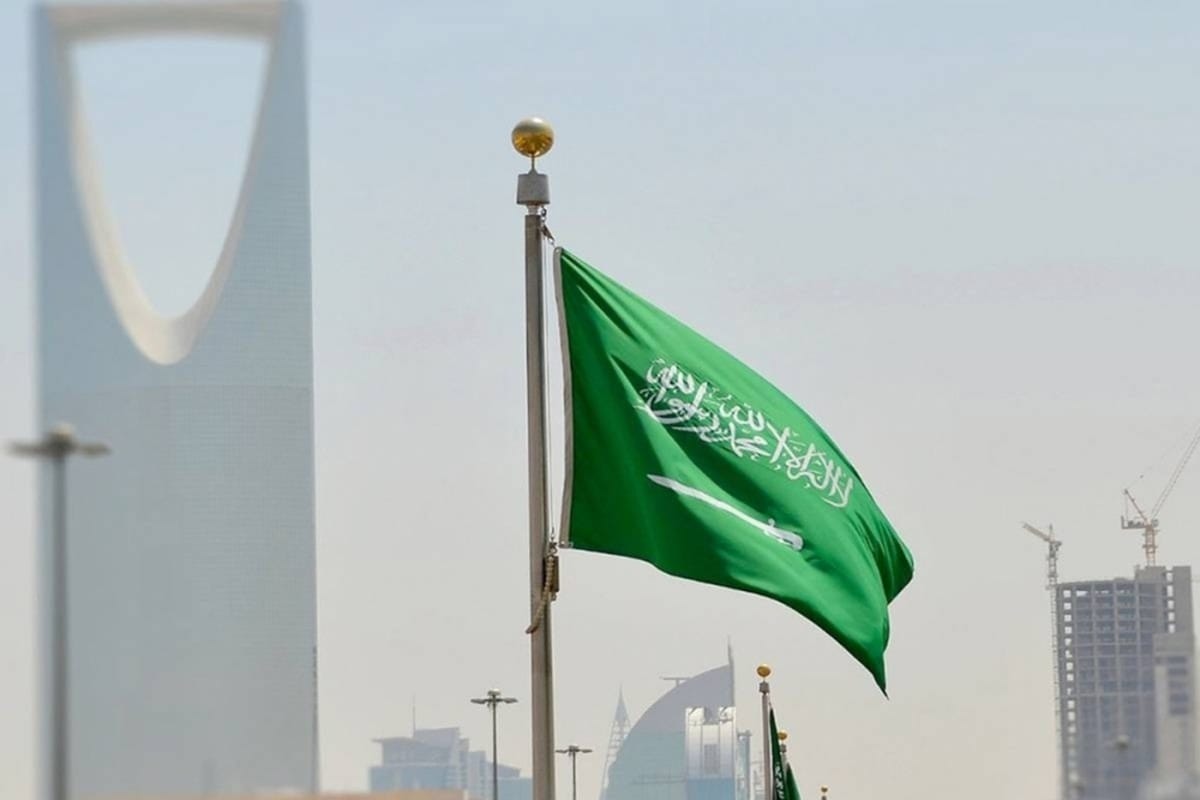 السعودية تجدد دعمها للحكومة اليمنية وتؤكد حقها في الدفاع عن أراضيها