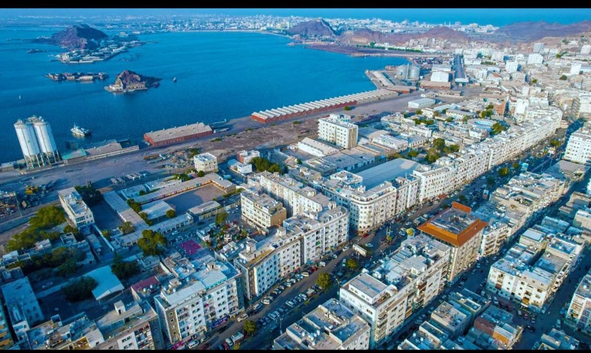 انفجارات عنيفة تهز العاصمة المؤقتة عدن