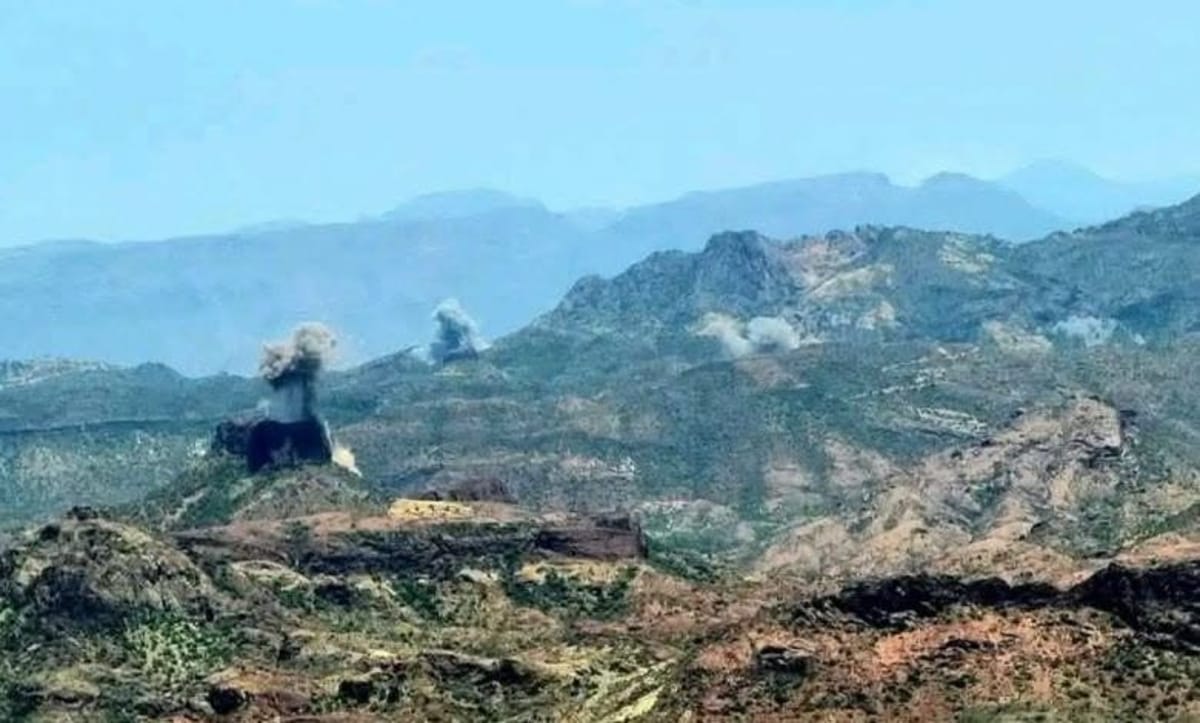 تعز.. الجيش يستهدف مواقع وآليات الحوثيين في عدة جبهات