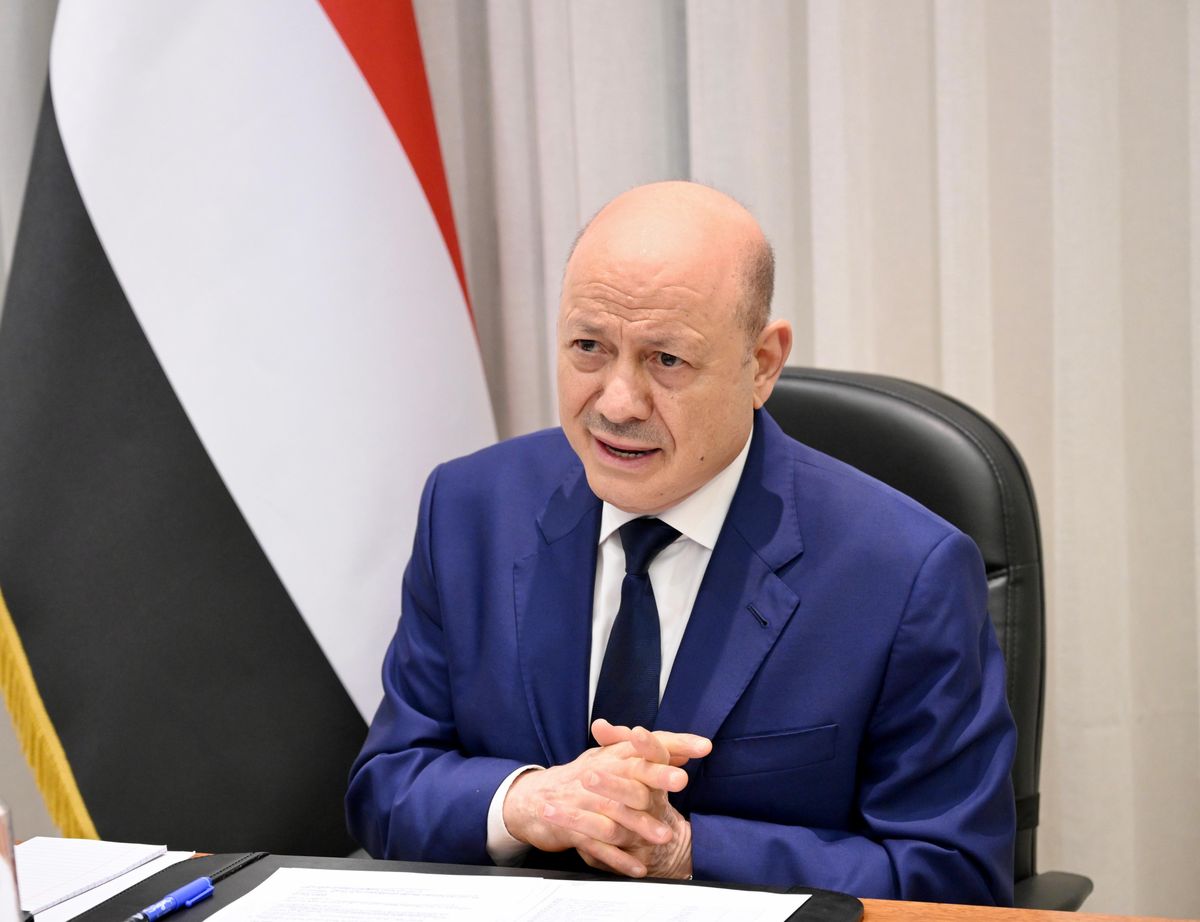 رئيس مجلس القيادة: الحوثيون يعوضون خسائرهم في تعز بحرب نفسية