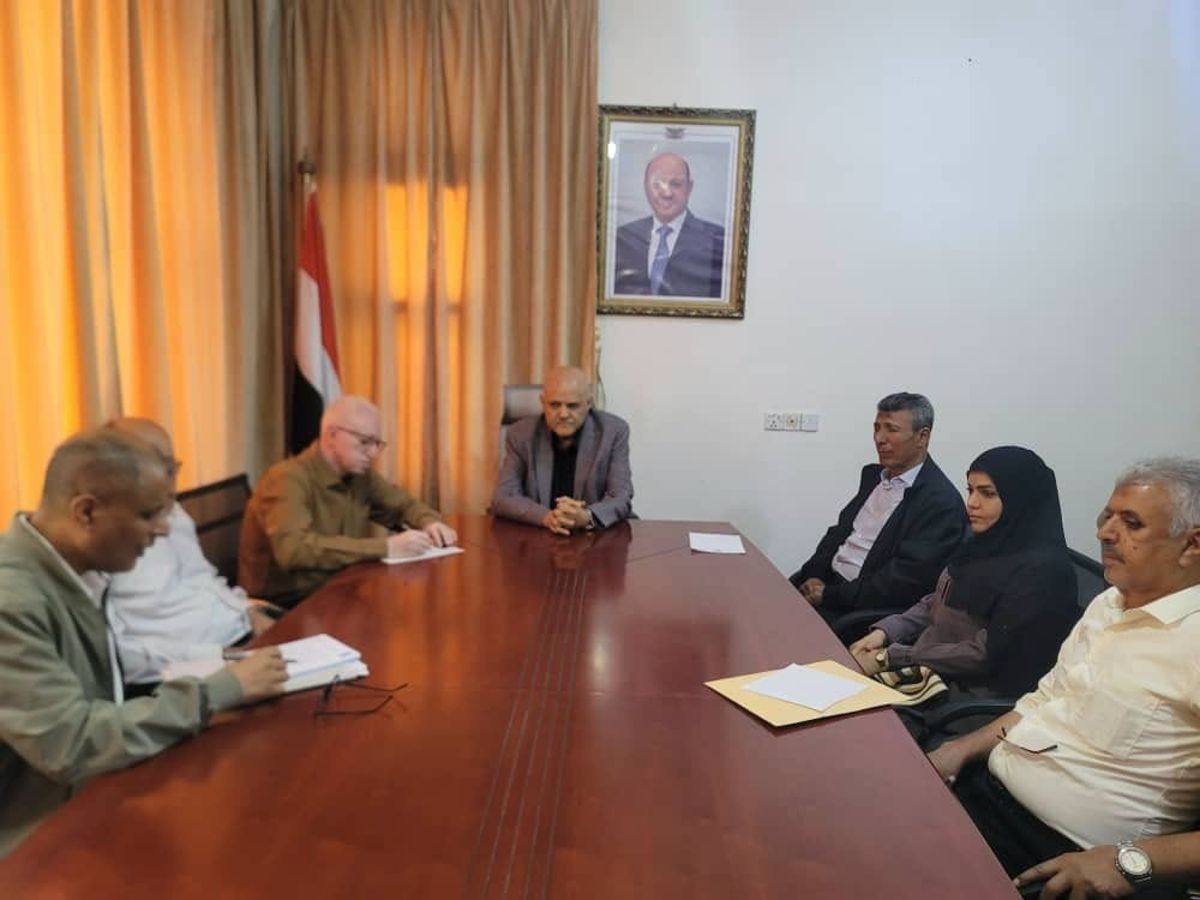 سلطات تعز ترحب بجهود الصليب الأحمر لإدخال الوقود بانتظار رد الحوثيين
