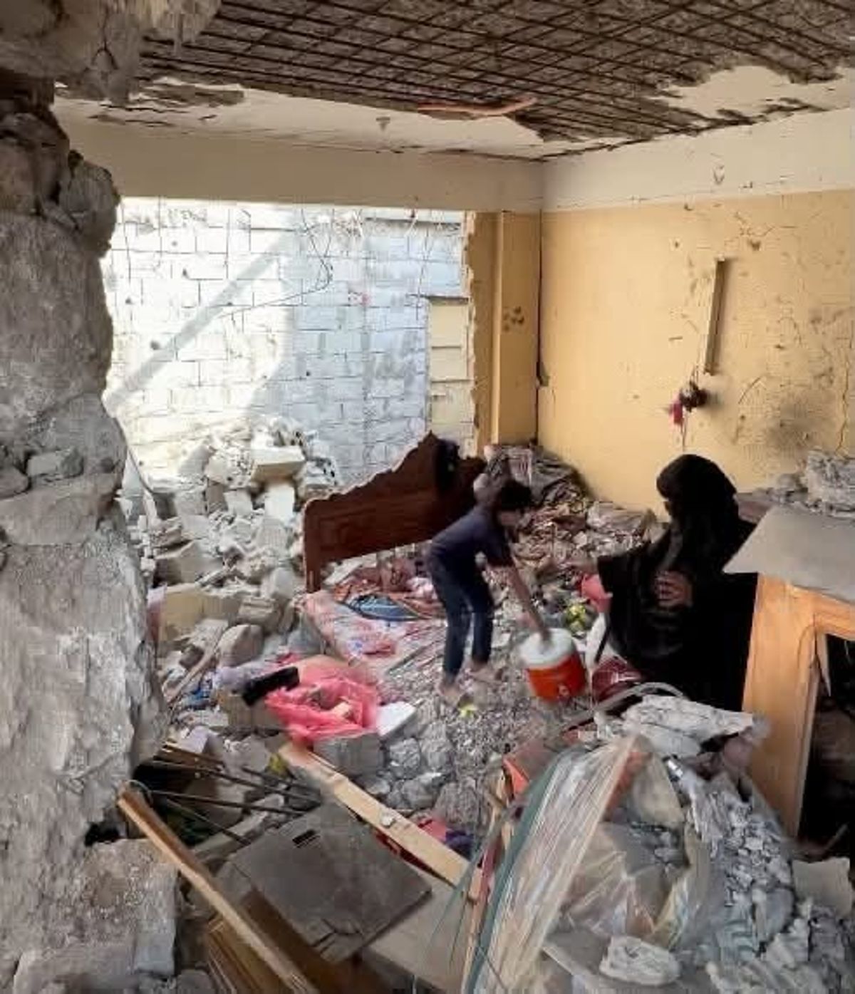 سلطات تعز تطالب بتحرك دولي لوقف القصف الحوثي ضد المدنيين والطواقم الطبية