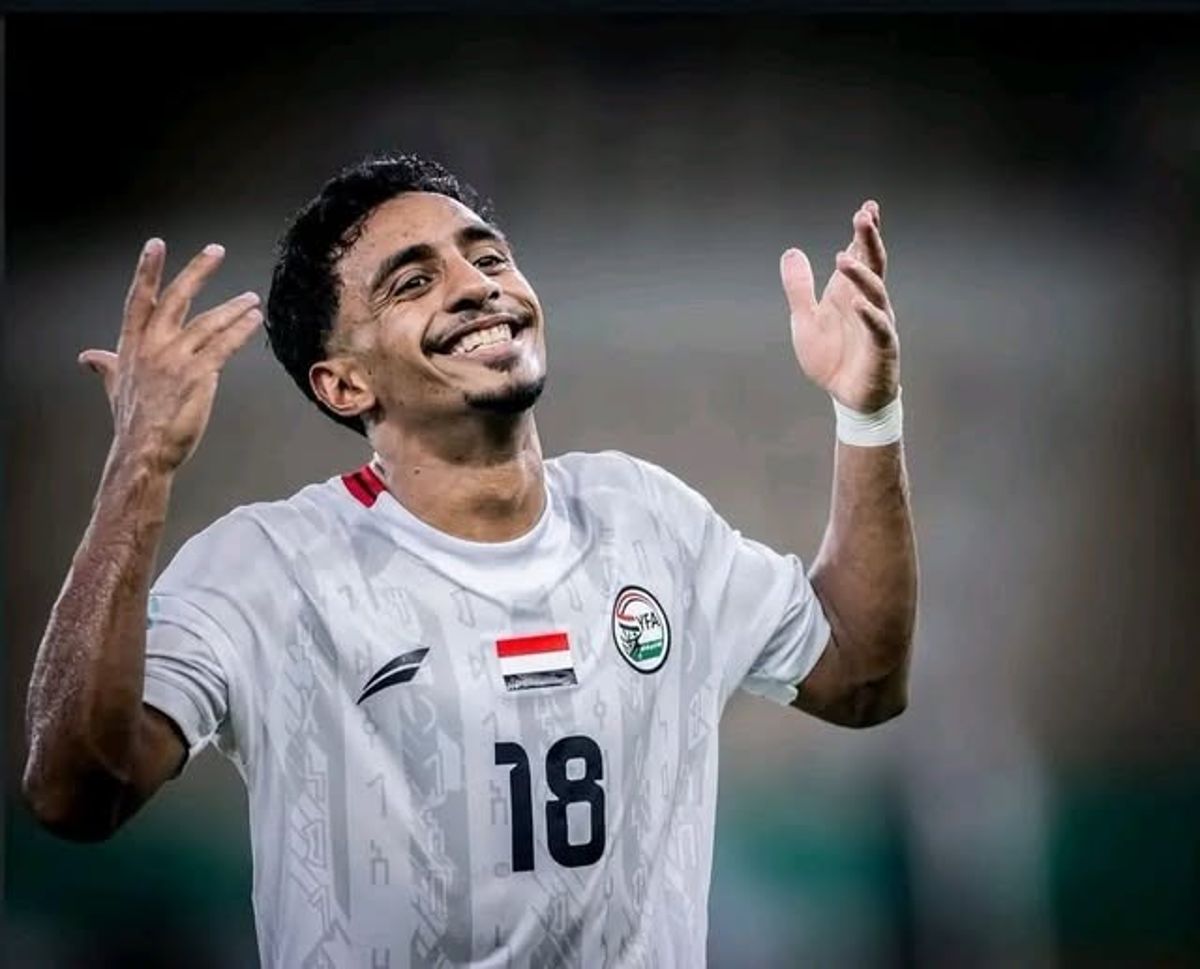 عادل عباس يحصد جائزة أفضل لاعب شاب في "خليجي 27" ويكتب إنجازاً يمنياً تاريخياً