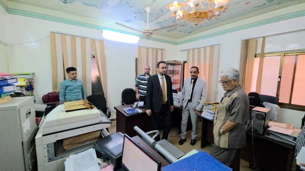 وزير الخدمة المدنية يؤكد استكمال إجراءات صرف غلاء المعيشة للمتقاعدين