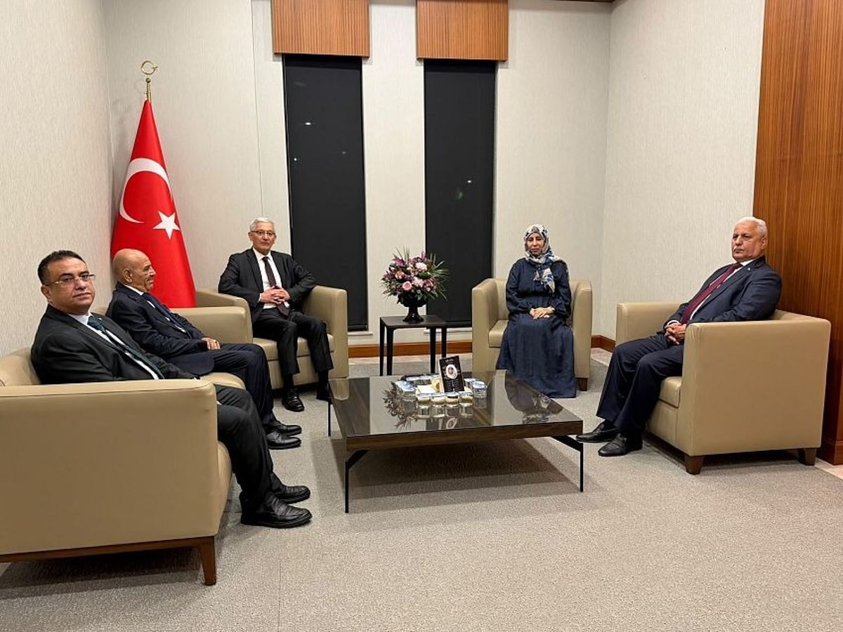 Foreign Minister Carries Message from Al-Alimi to Erdoğan during Official Visit to Turkey