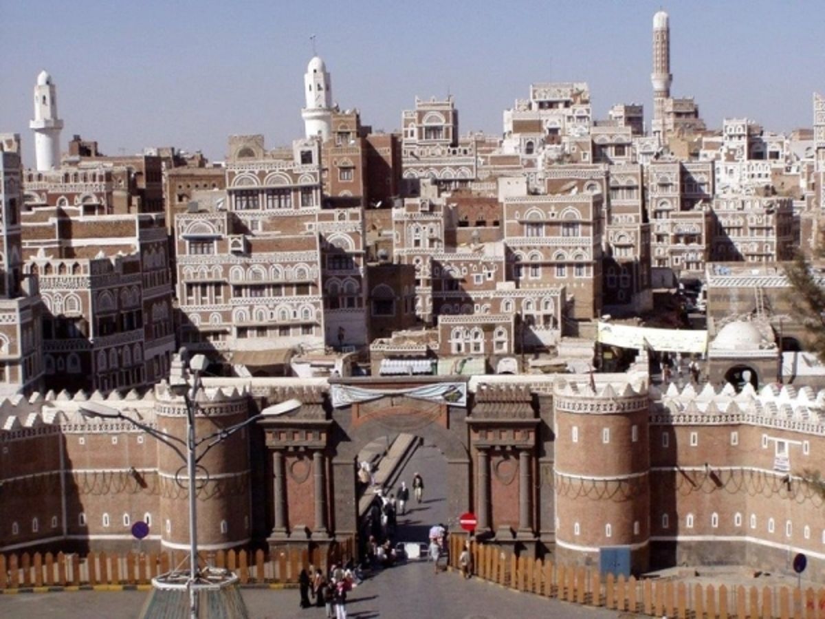 الحوثيون يصدرون تعميما حول زواج اليمنيات من الأجانب