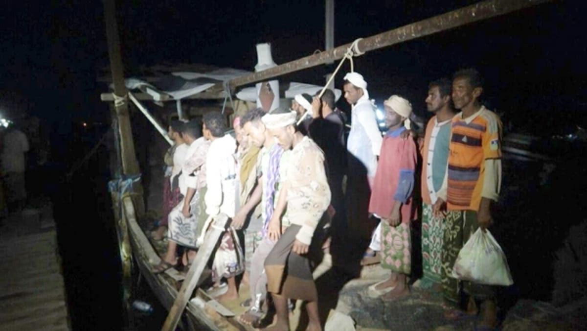 سقطرى.. هيئة حكومية تدعو الصيادين إلى التوقف عن  الاصطياد وتأمين قواربهم تحسبا لحالة مدارية