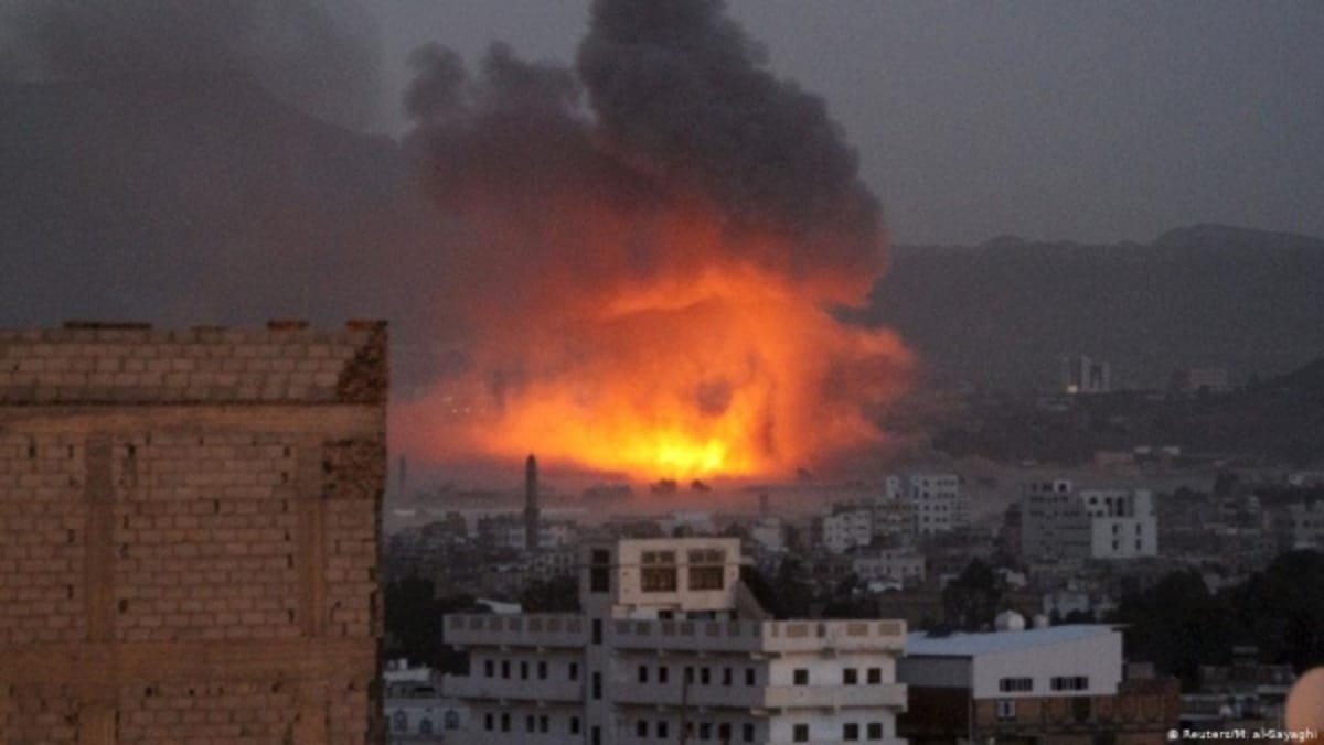 الطيران السعودي يستهدف بالقذائف مديرية غمر الحدودية في صعدة