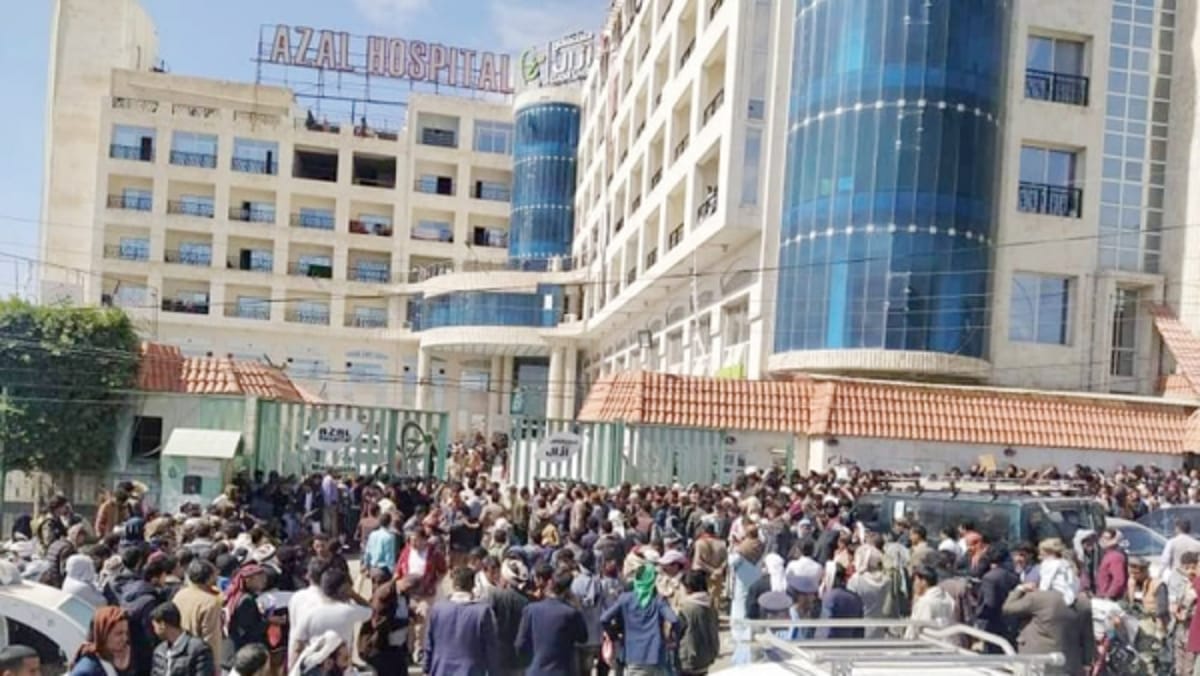 إجراءات سعودية بإعادة فحوصات المسافرين تضاعف معاناة اليمنيين أمام المستشفيات