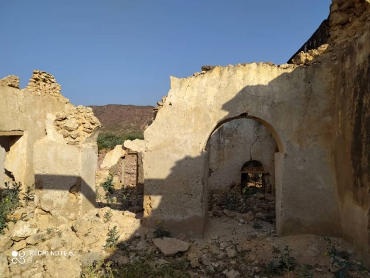 جامع (علها) الأثري في سقطرى.. أطلال قائمة تحكي جمال التاريخ العريق (تقرير خاص)