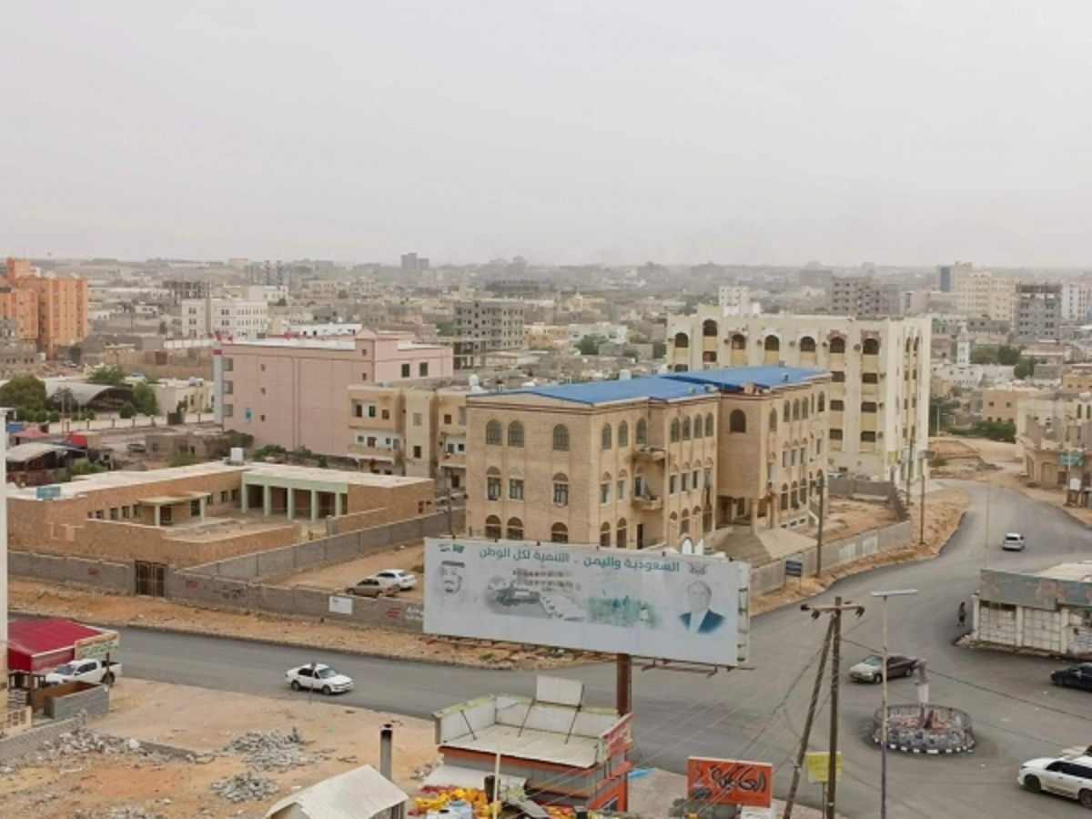 المهرة.. مسؤول محلي يدعو لتقديم خدمة أفضل للمواطنين في مجال النظافة