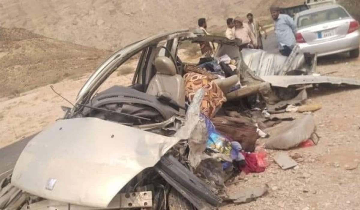 وفاة سبعة من أسرة واحدة في حادث سير مروّع بشبوة