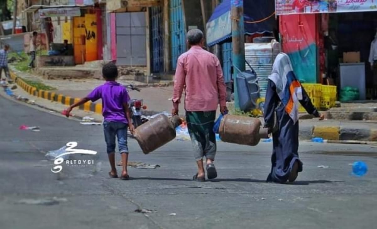 أزمة الغاز المنزلي تخنق مدينة تعز مع اقتراب  رمضان ( تقرير خاص)