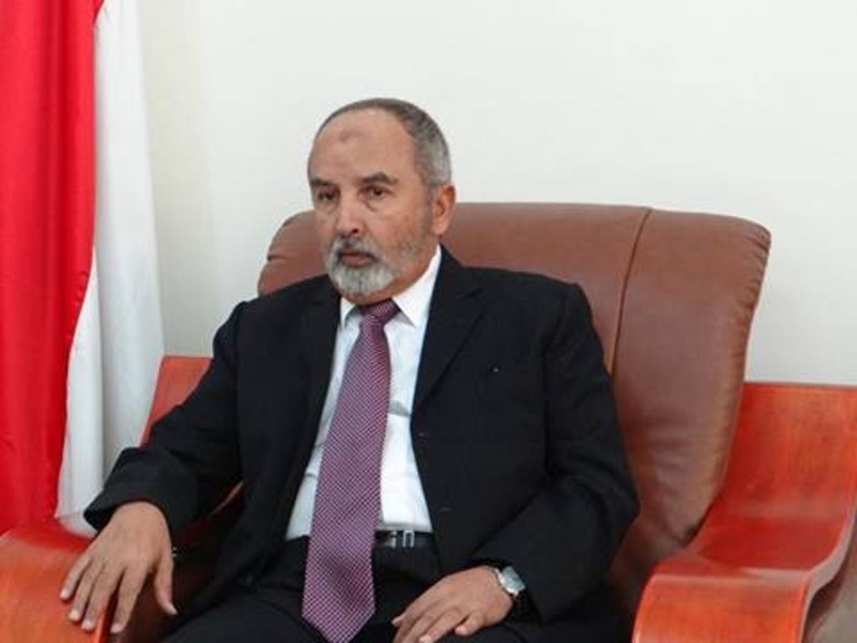 مصدر في حزب الإصلاح: اليدومي بصحة جيدة
