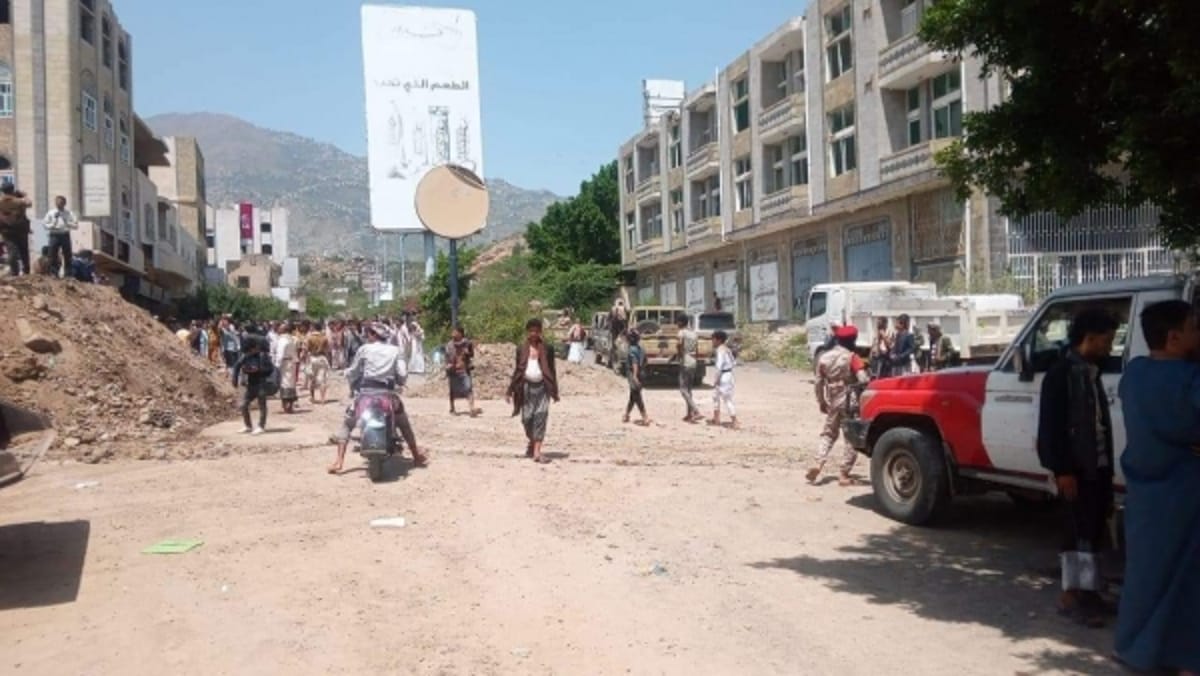 الحوثيون: توضيح بشأن مبادرة فتح طريق تعز - الحوبان 24 ساعة