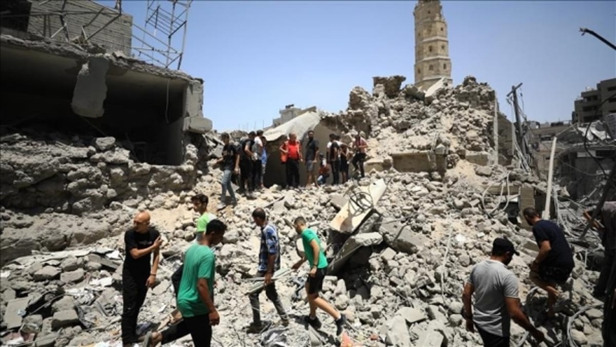 استشهاد وإصابة عشرات الفلسطينيين في غارات إسرائيلية متفرقة بغزة