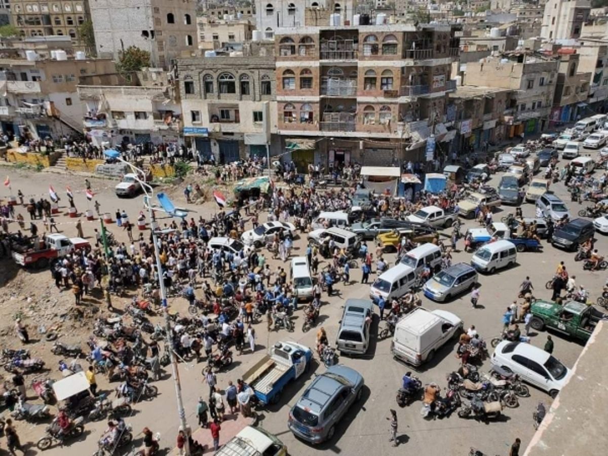 شرطة تعز.. أكثر من 38 ألف باص وحافلة دخلت المدينة خلال أسبوعين
