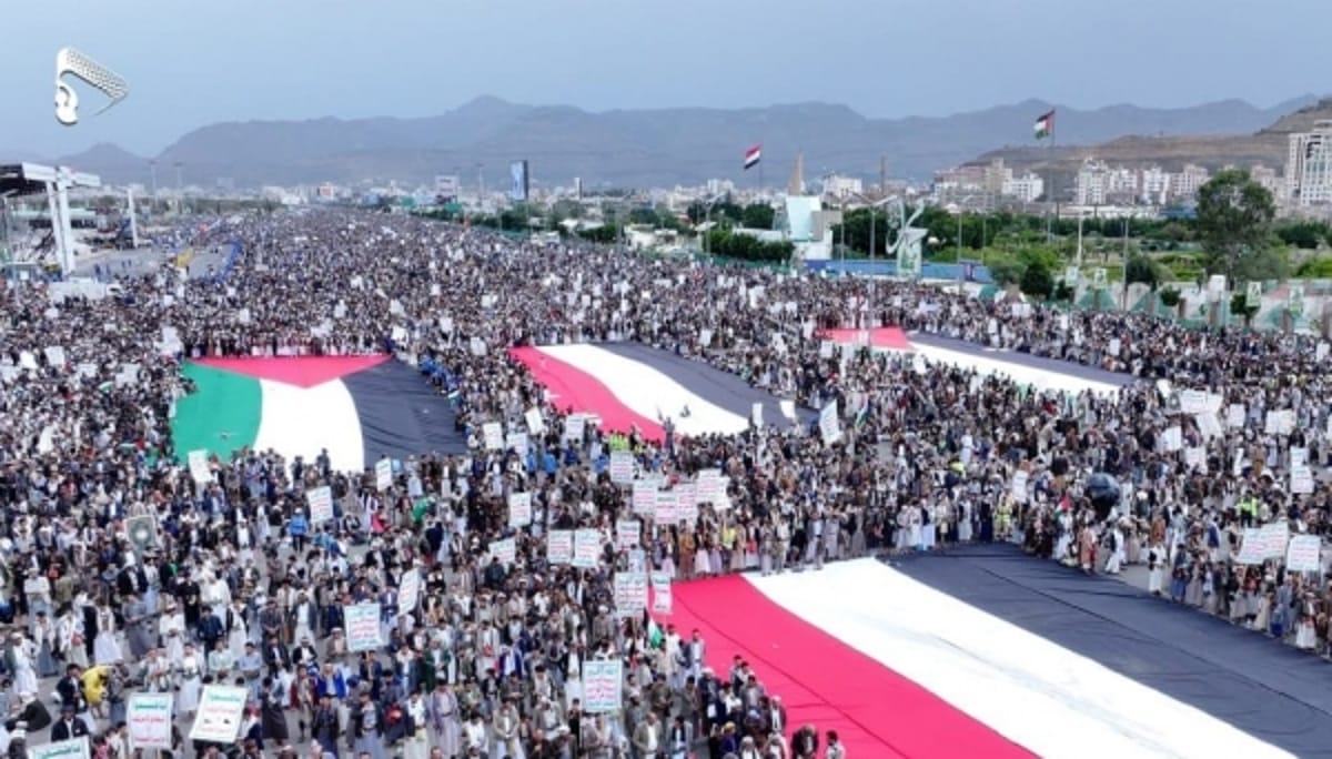 صنعاء...حشود جماهيرية تهتف لقطاع غزة وتؤيد استمرار المساندة والدعم من اليمن