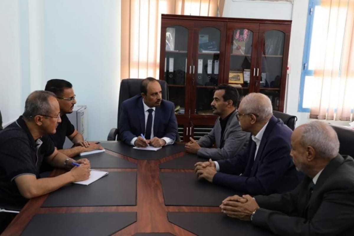 حضرموت.. اجتماع يبحث تطوير الاستثمار في مجال التعدين