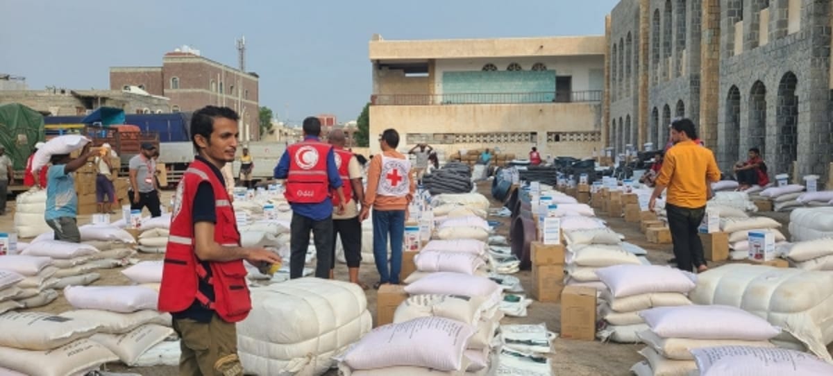 الصليب الأحمر: قدمنا مساعدات لألف أسرة متضررة من السيول في الحديدة