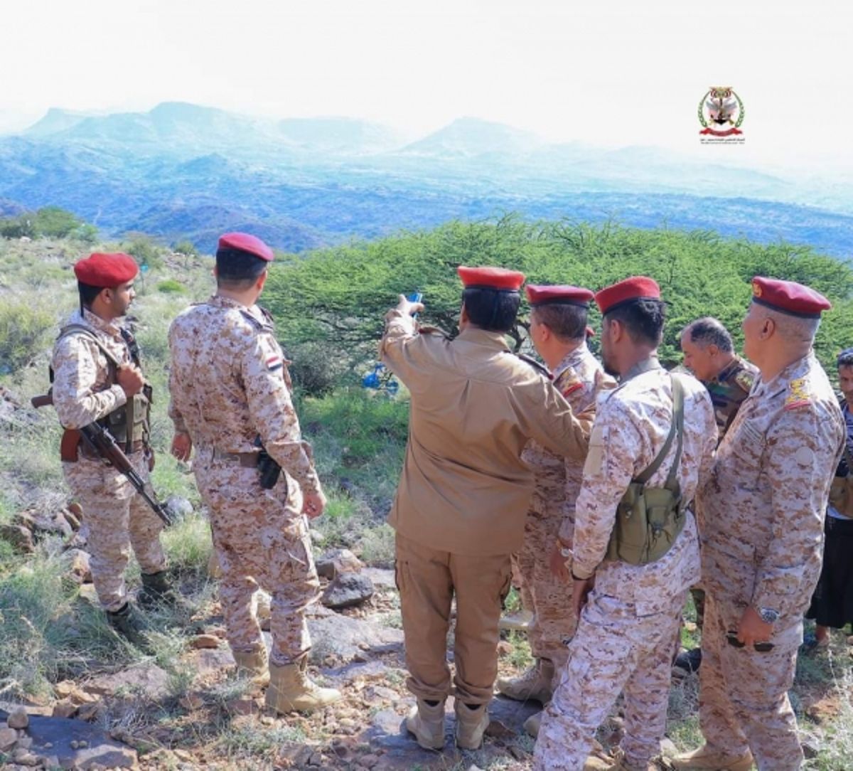 الحوثيون يقصفون مواقع للجيش في جبل حبشي غربي تعز