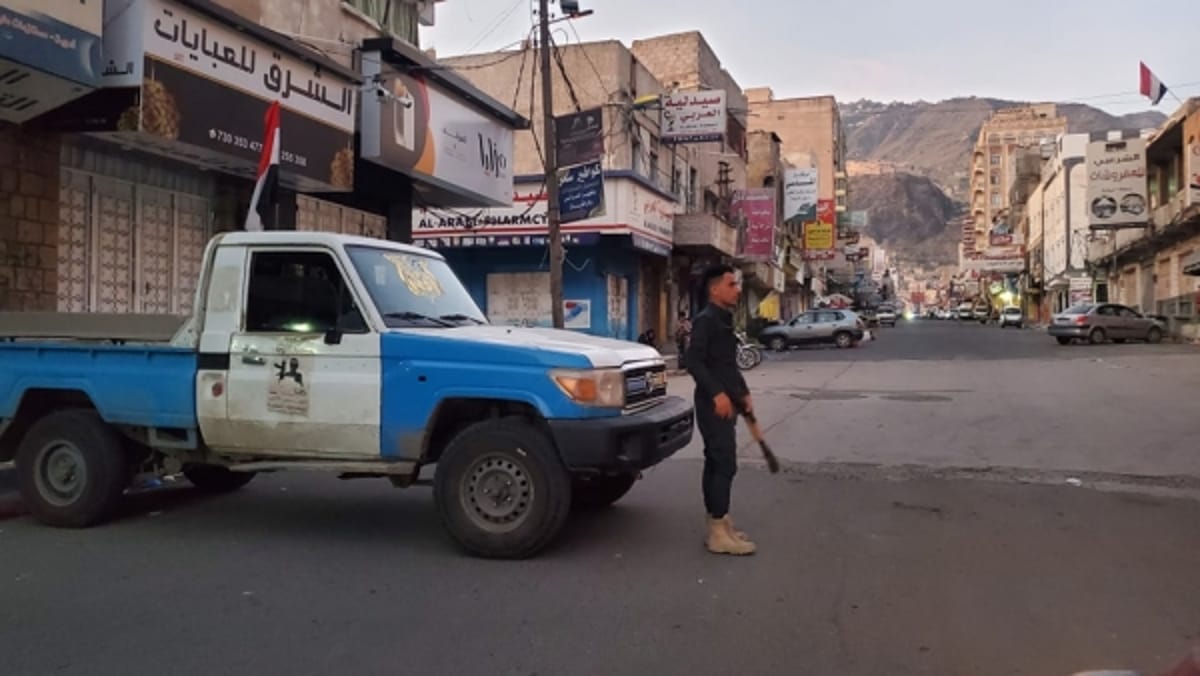 شرطة تعز تضبط مطلوباً أمنياً بأمر قبض قهري