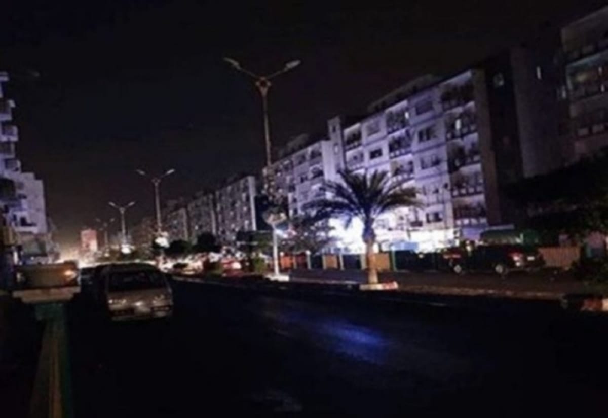 عودة التيار الكهربائي تدريجيا في عدن بعد انقطاع كامل