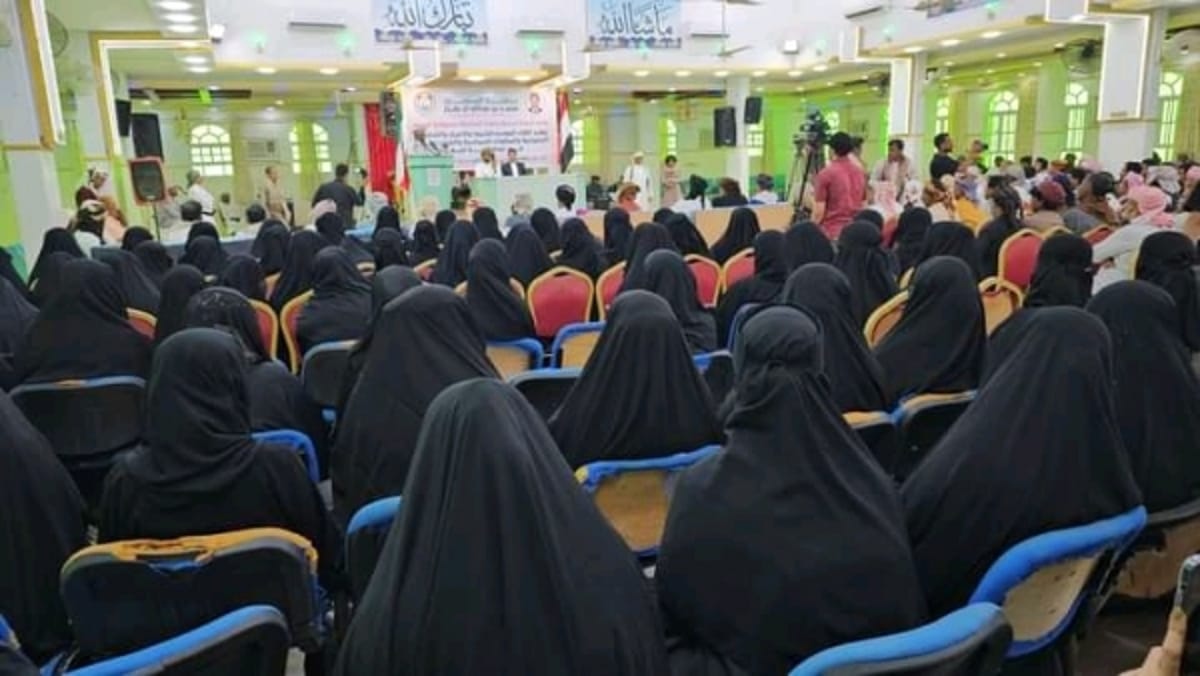 المهرة.. اجتماع موسّع يدعو إلى وحدة الصف ورفض عسكرة المحافظة والتدخلات الخارجية