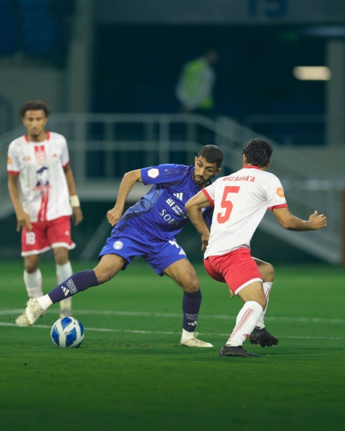 أهلي صنعاء يحقق تعادلًا ثمينًا أمام النصر الإماراتي في البطولة الخليجية رغم النقص العددي