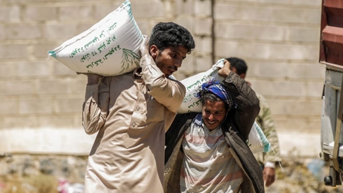 جفاف المساعدات ينهك معيشة ملايين اليمنيين (تقرير خاص)