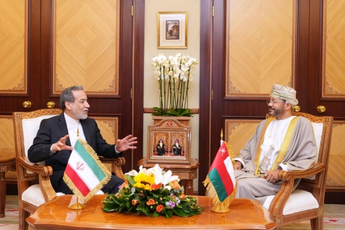 مباحثات عمانية إيران حول العدوان الأمريكي على اليمن