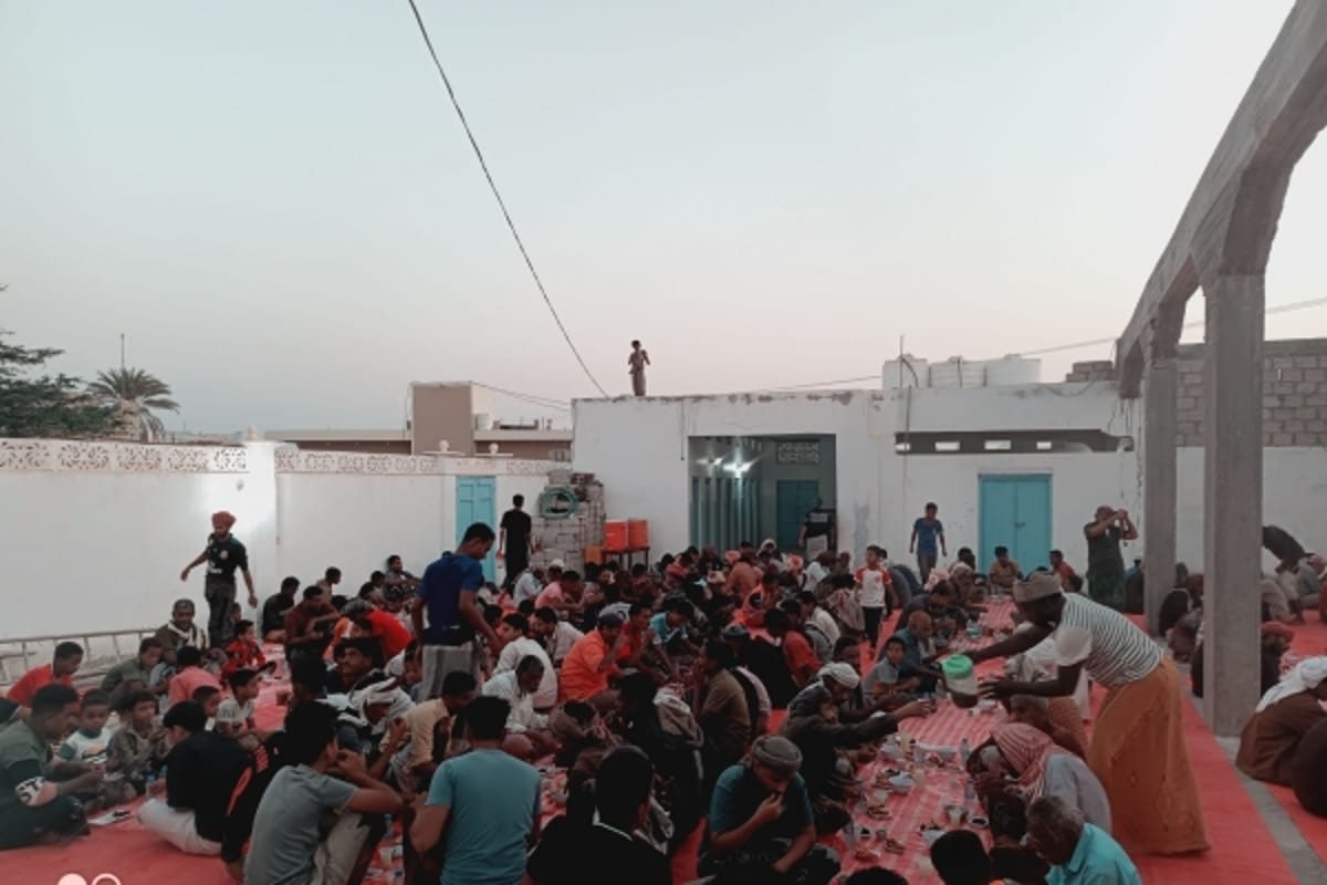 الإفطار الجماعي في المهرة.. عادة رمضانية تتجسد في العشر الأواخر من رمضان
