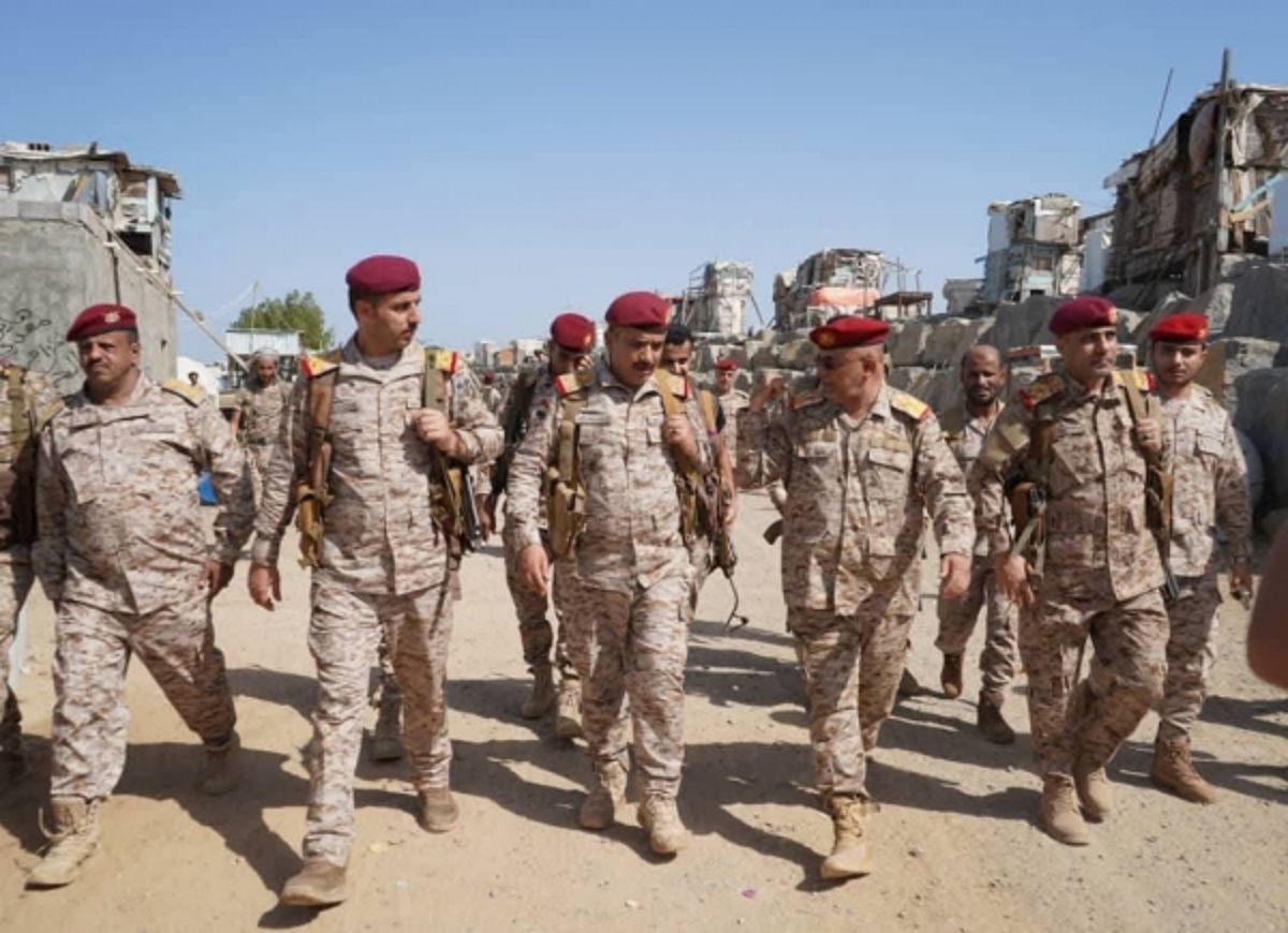 لجنة عسكرية تتفقد قوات التشكيل البحري بمديرية ميدي الساحلية