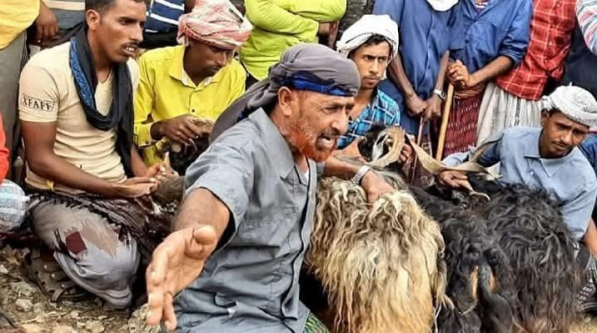 "بن ياقوت" يعزي برحيل الشيخ عبدالله سعد بلحورهر أحد أعمدة مشايخ سقطرى