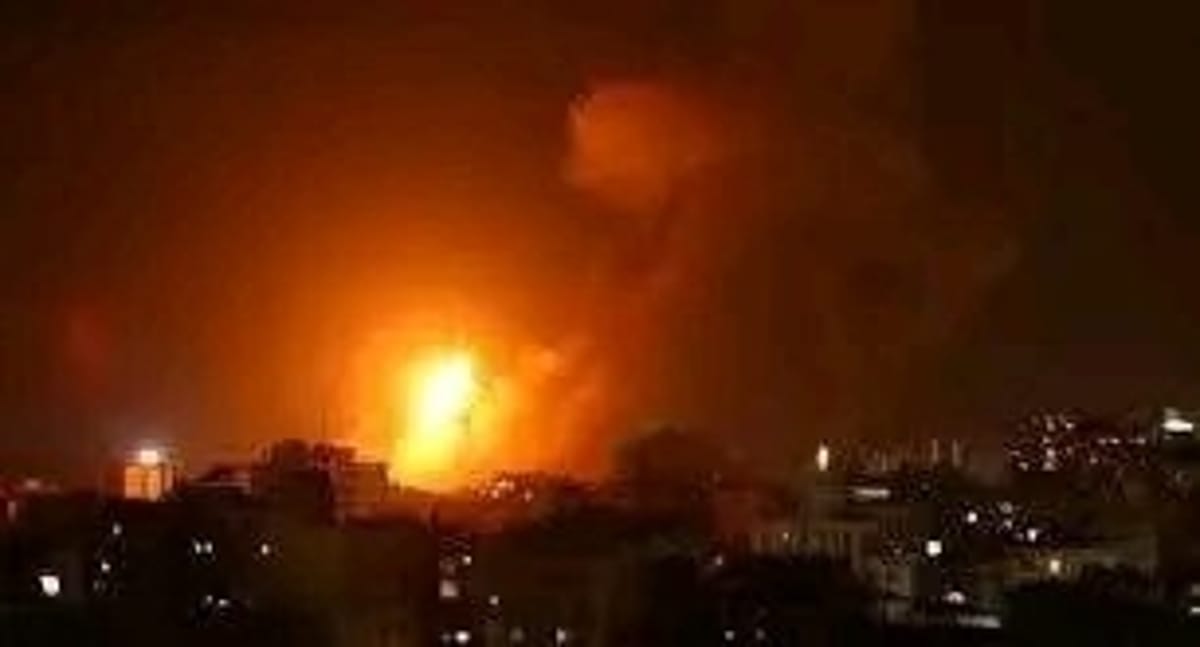 غارات أمريكية عنيفة تستهدف صنعاء مجدداً