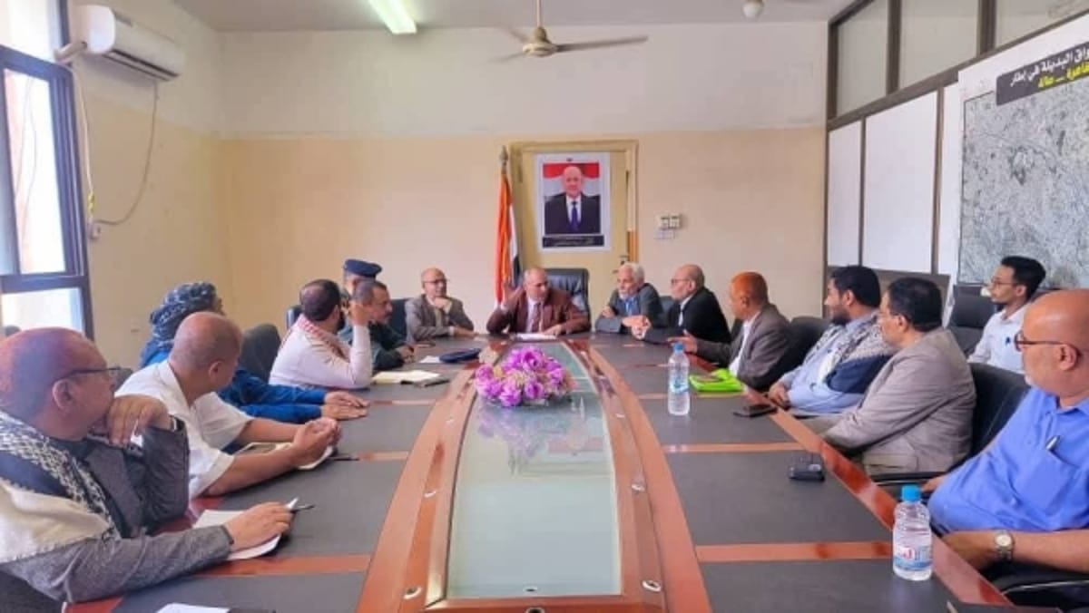 وكيل أول محافظة تعز يدعو المنظمات ورجال الأعمال إلى دعم جهود الإصلاحية المركزية