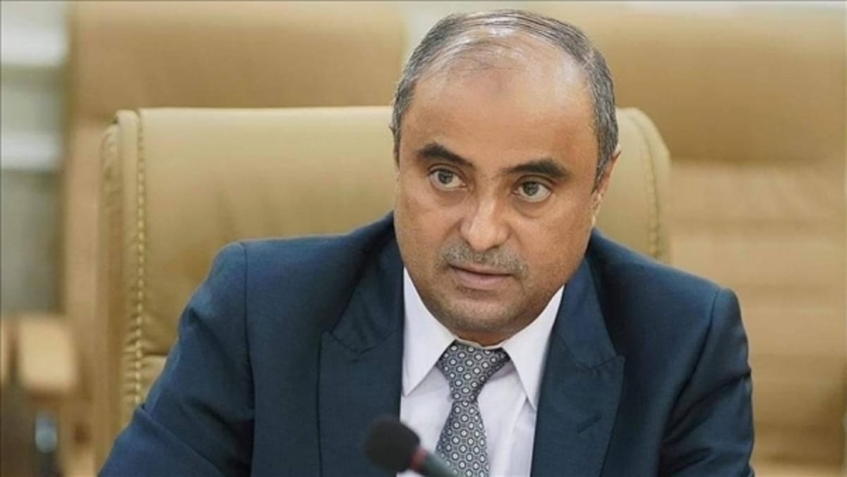 من هو رئيس الحكومة الجديد سالم بن بريك؟