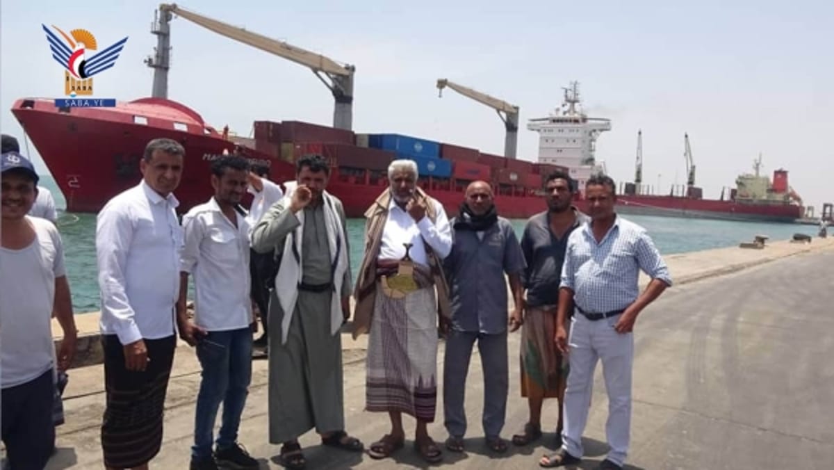 وزير النقل بحكومة الحوثيين: لدينا برامج لتعزيز دور ميناء الحديدة