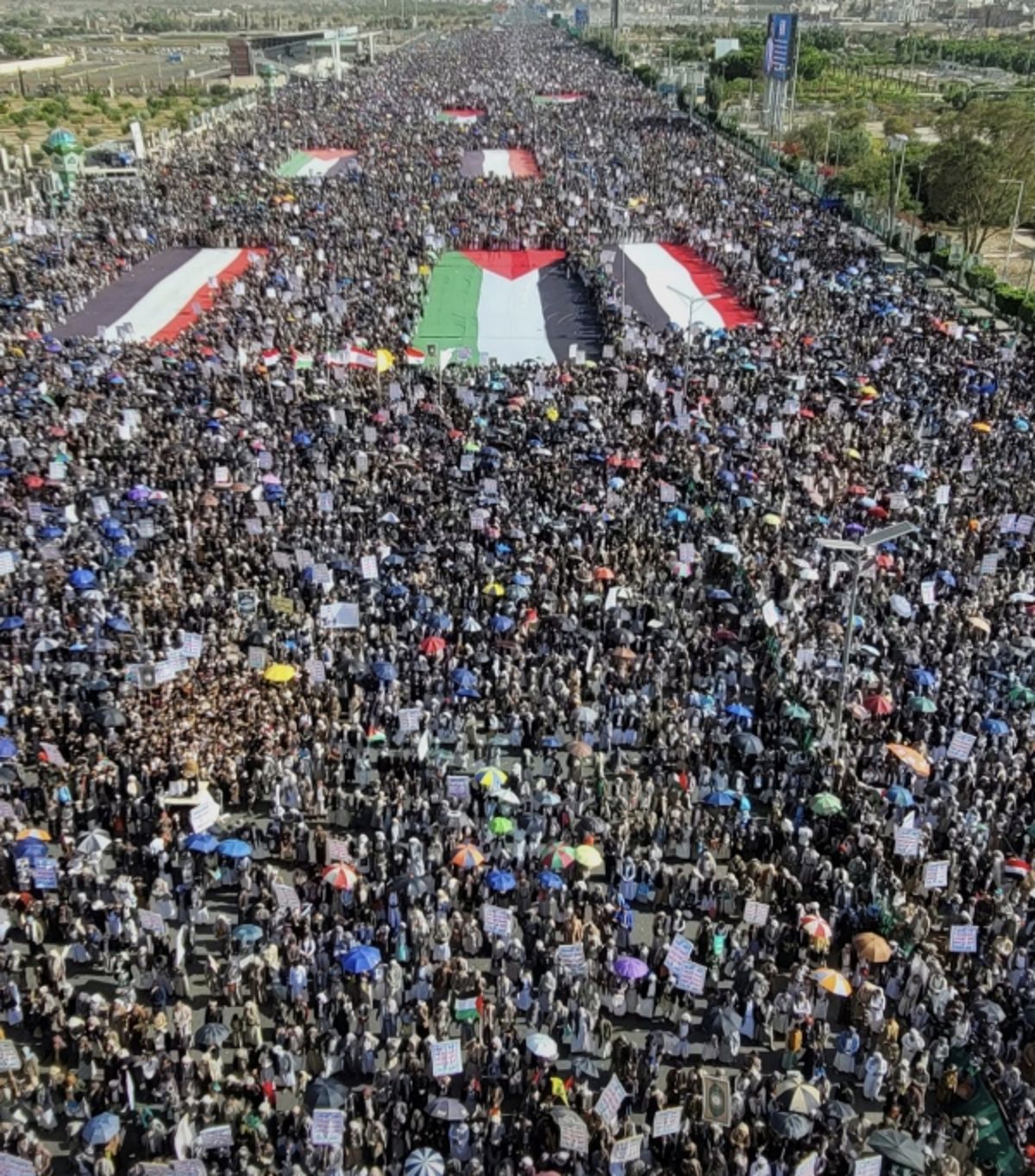 مليونية صنعاء تؤكد دعمها الثابت لغزة في مواجهة العدوان الإسرائيلي