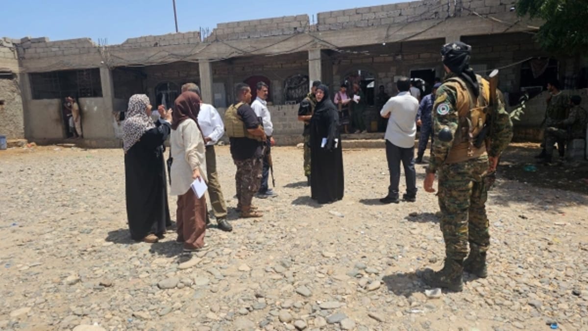 اللجنة الوطنية للتحقيق تطلع على أوضاع نزلاء سجن الاحتياط في محافظة لحج