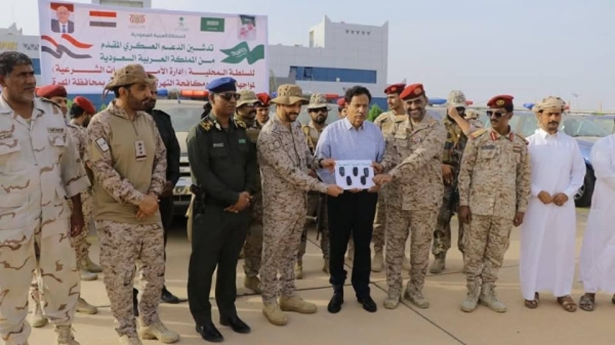 وكيل المهرة يحذّر من التكوينات العسكرية "غير الشرعية" ويؤكد: دعم الأجهزة الرسمية أساس الاستقرار