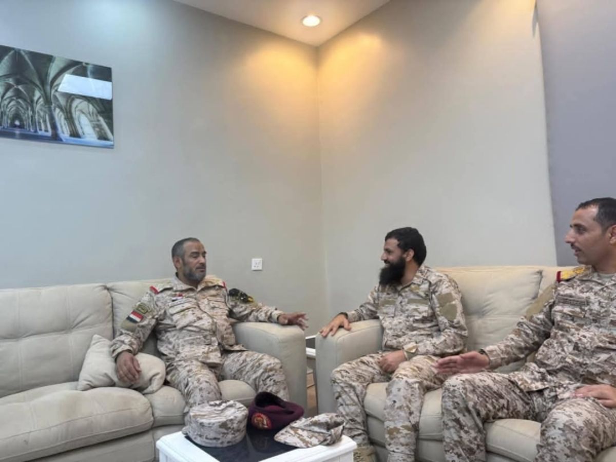 رئيس الأركان يتفقد محور مران بصعدة ويُشيد بجهود المقاتلين