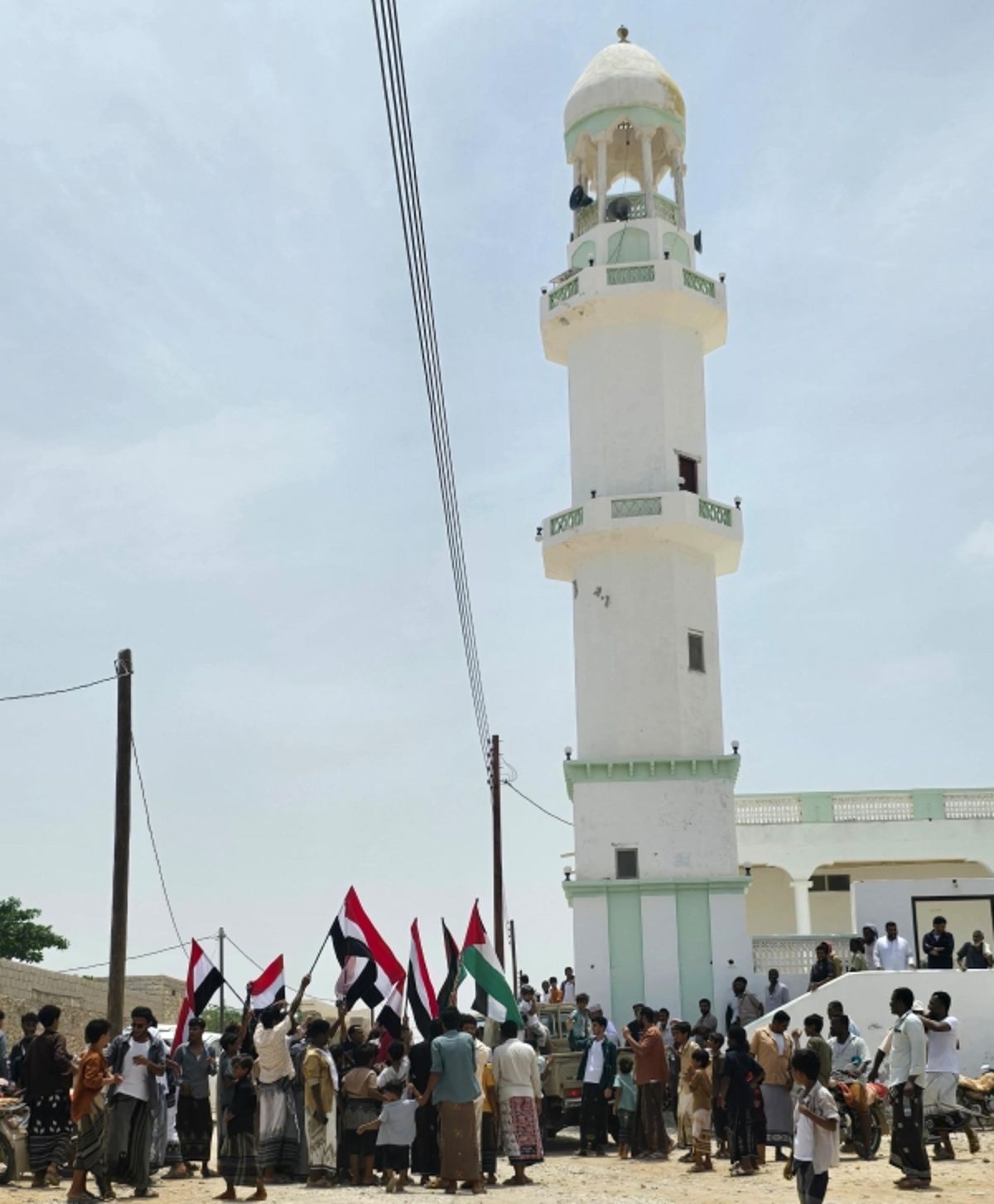 المهرة...شباب قديفوت ينظمون وقفة تضامنية مع غزة ويطالبون بإنهاء الصمت الدولي والعربي