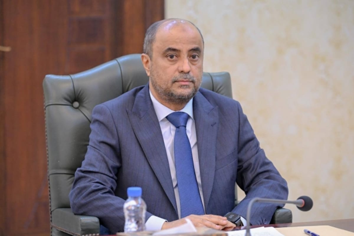بن بريك يطالب بدعمٍ دولي لحكومته ومساعدتها في توفير الخدمات الأساسية