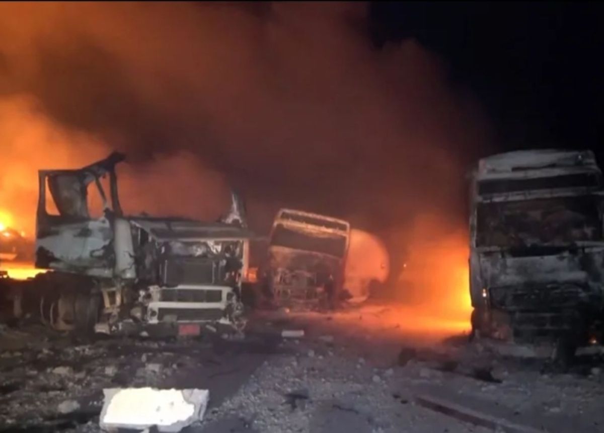 العدوان الإسرائيلي يدعو إلى إخلاء 3 موانئ يمنية حتى إشعار آخر