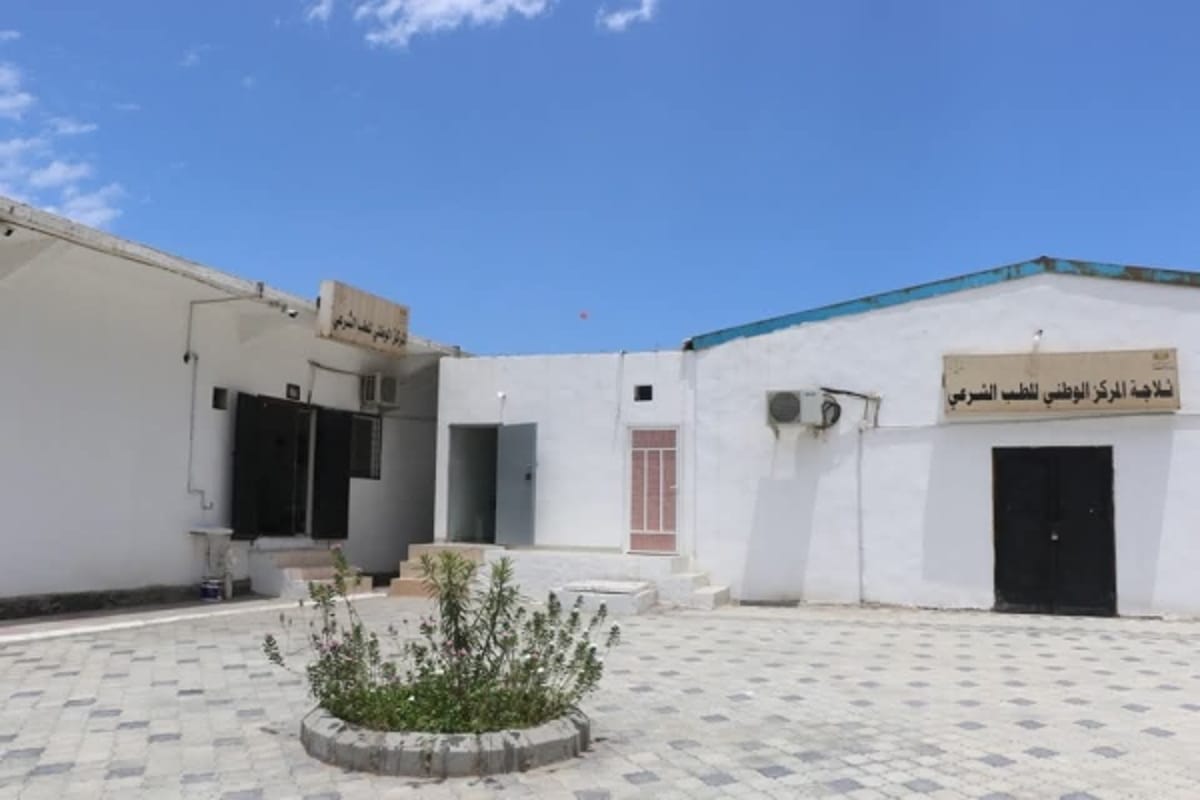 الطب الشرعي يوضح سبب وفاة أربعة شبان داخل سيارة في لحج