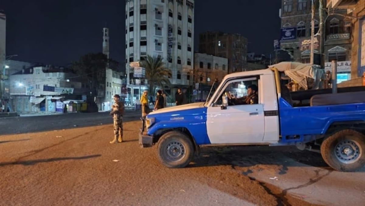 شرطة تعز تلقي القبض على متهم بقتل زوجته وحرق جثتها قبل 10 سنوات