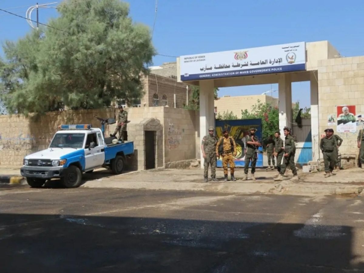 شرطة مأرب تضبط عنصراً حوثياً متورطاً بانتهاكات في حريب